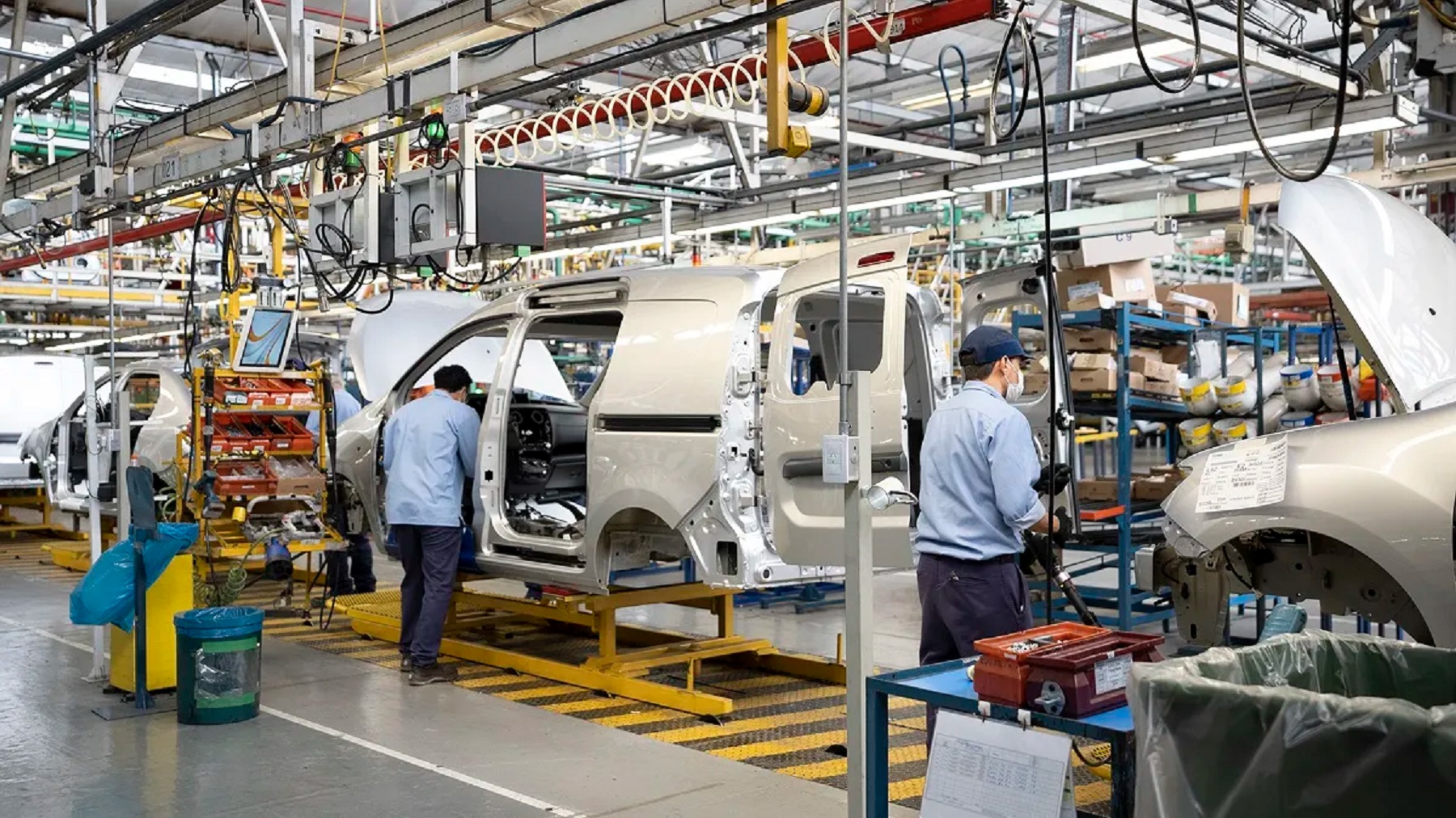 La economía cayó 3,4% en el primer semestre, pero la recesión se amortiguó hacia el final del período (Foto: archivo)