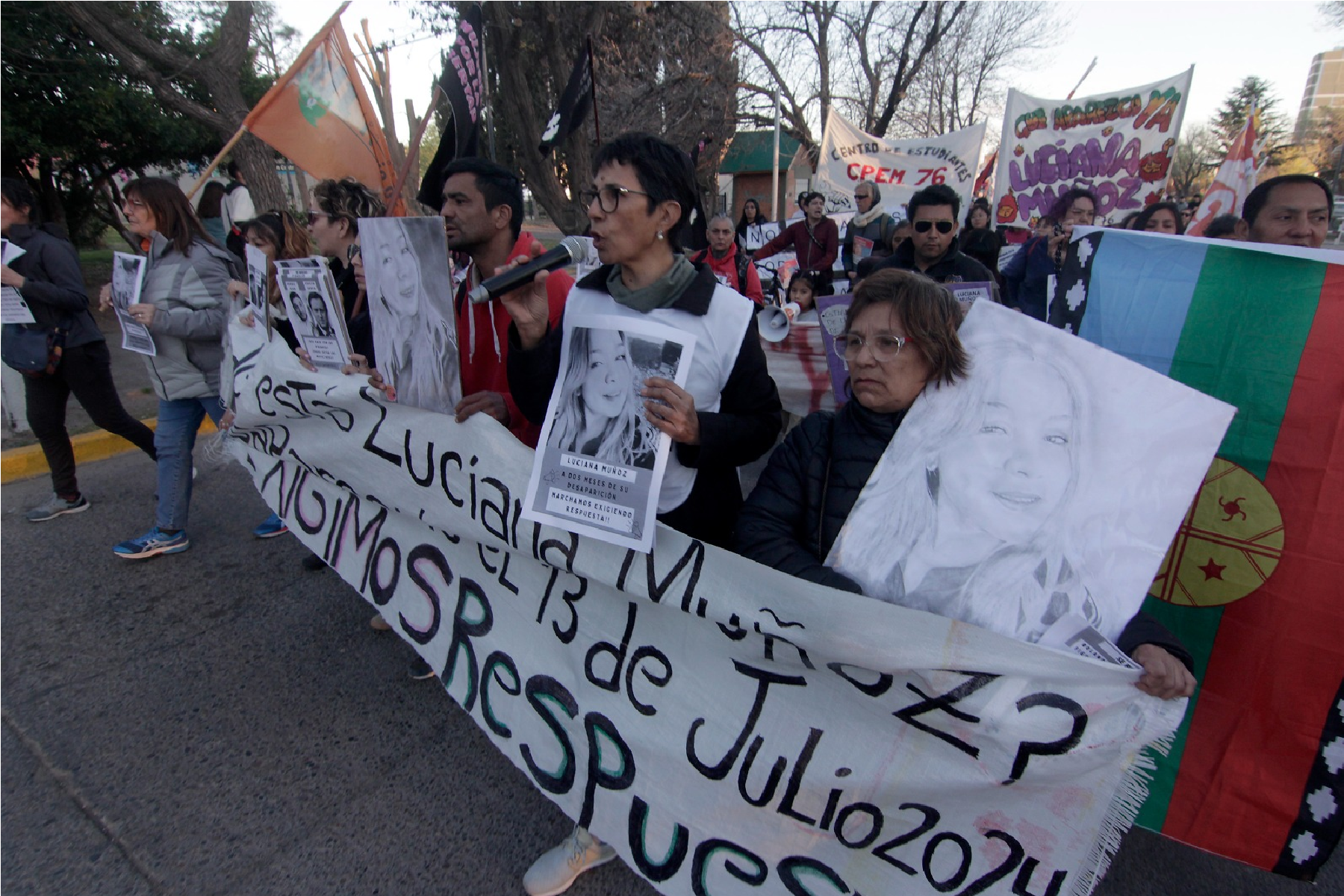 Marcharon por Luciana Muñoz en el centro de Neuquén, a dos meses de su desaparición Foto: Oscar Livera