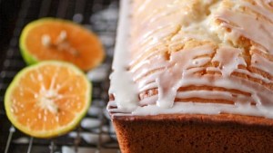 Budín de mandarina glaseado caserito y fácil de hacer