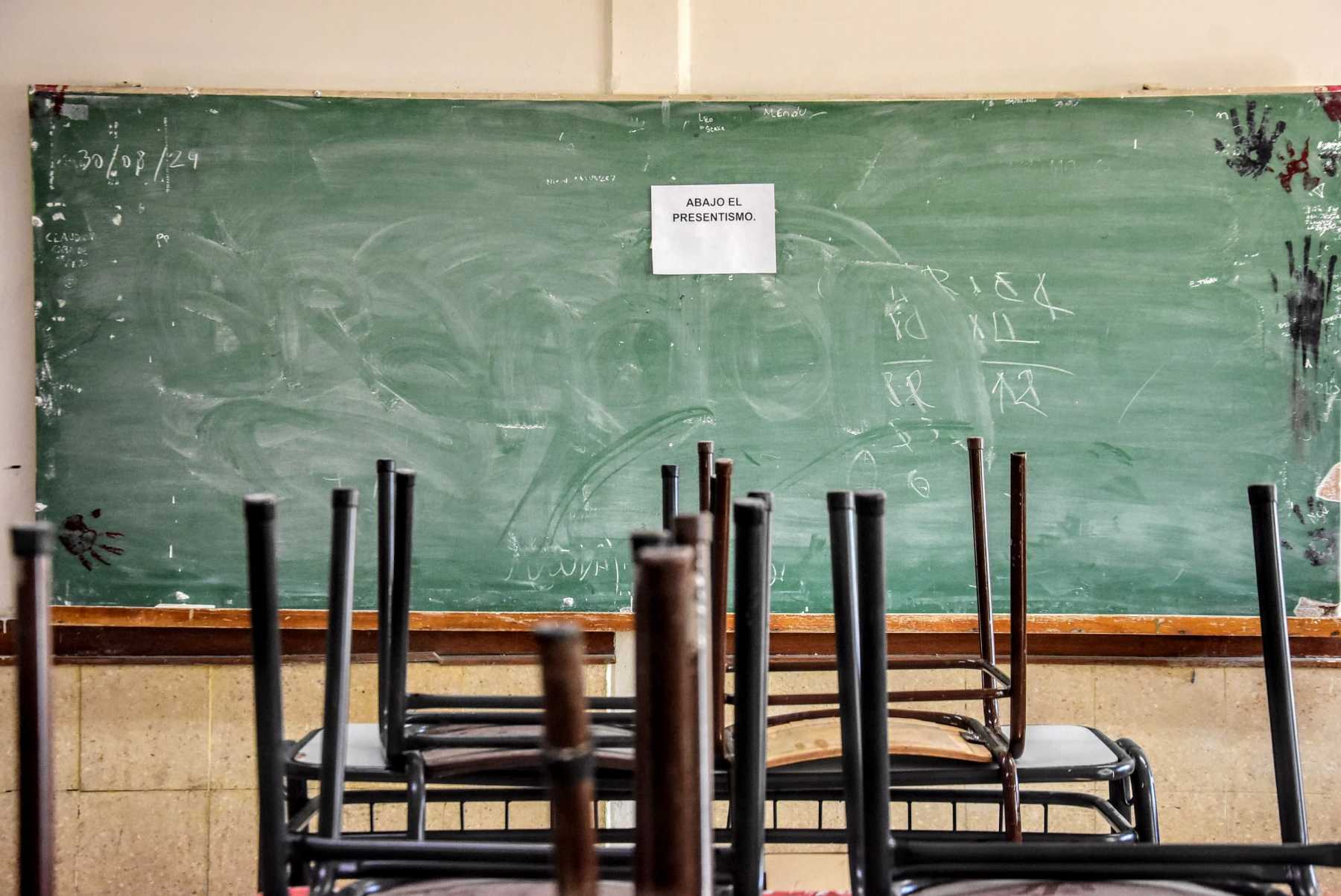 El gobierno afirmó que gasta unos 100 millones de dólares en suplencias por el ausentismo en las aulas. Foto; Cecilia Maletti.