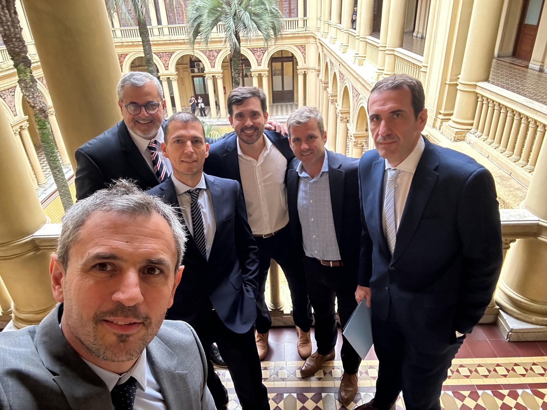 Pablo Cervi junto a los radicales que participaron de la reunión con Milei. Foto: archivo.