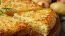 Imagen de Tortilla de papas rellena: Los trucos de Paulina Cocina para que te salga perfecta