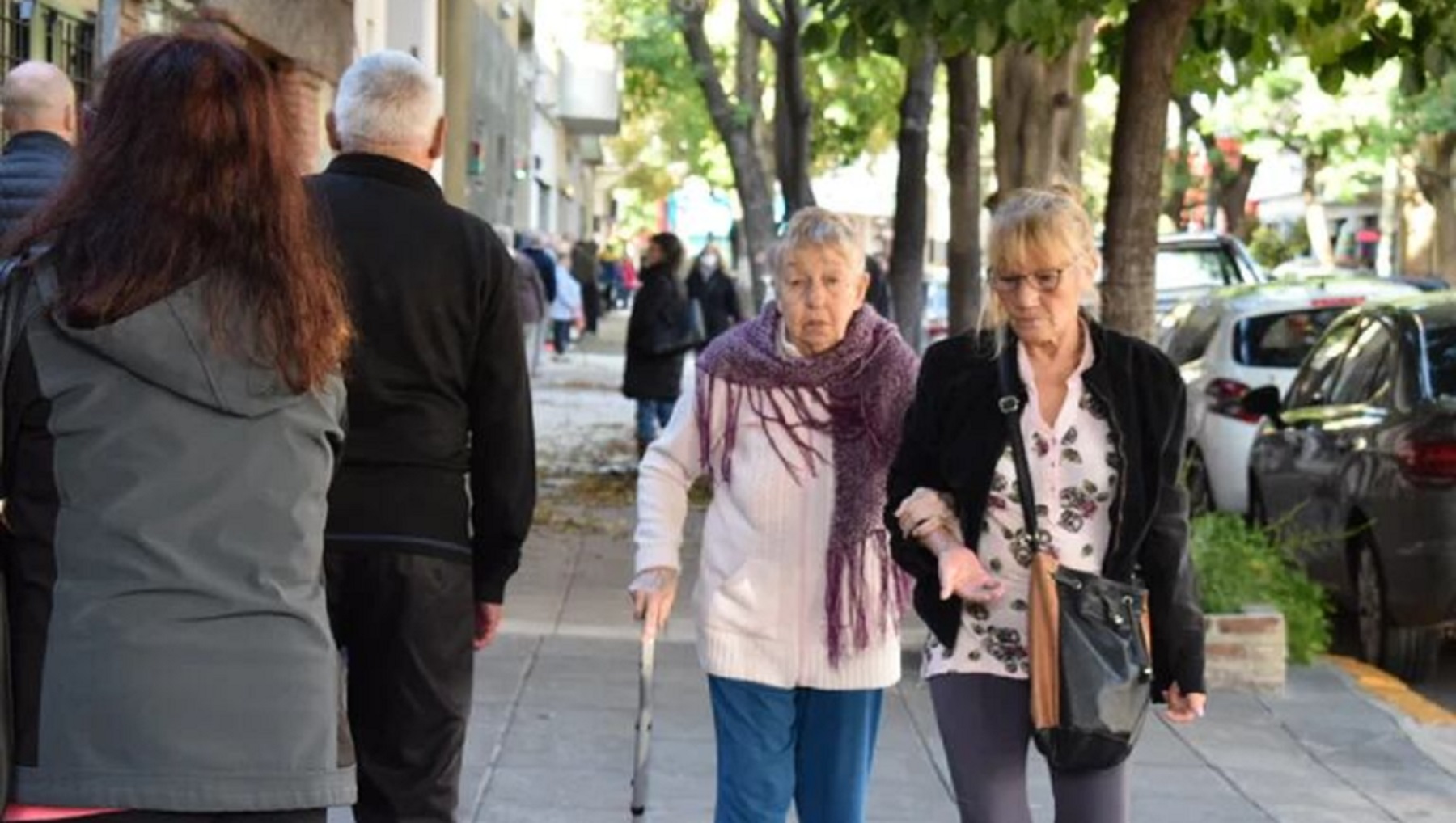 Pensionados ANSES.-