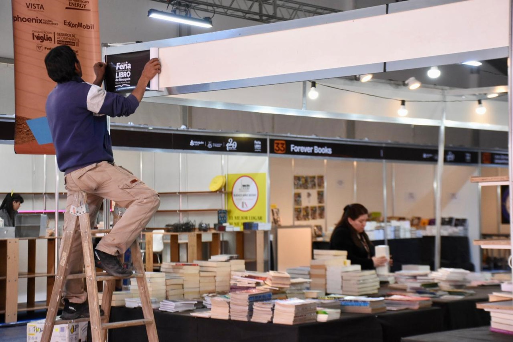 La Feria del Libro de Neuquén comienza el martes y es gratuita. Foto: Matías Subat.