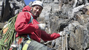 Tragedia en Ushuaia: murió un rescatista tras caer por un acantilado en un glaciar de la Patagonia