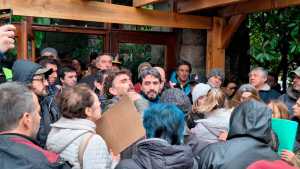 Estacionamiento medido en San Martín de los Andes: vecinos se rebelaron contra el intendente