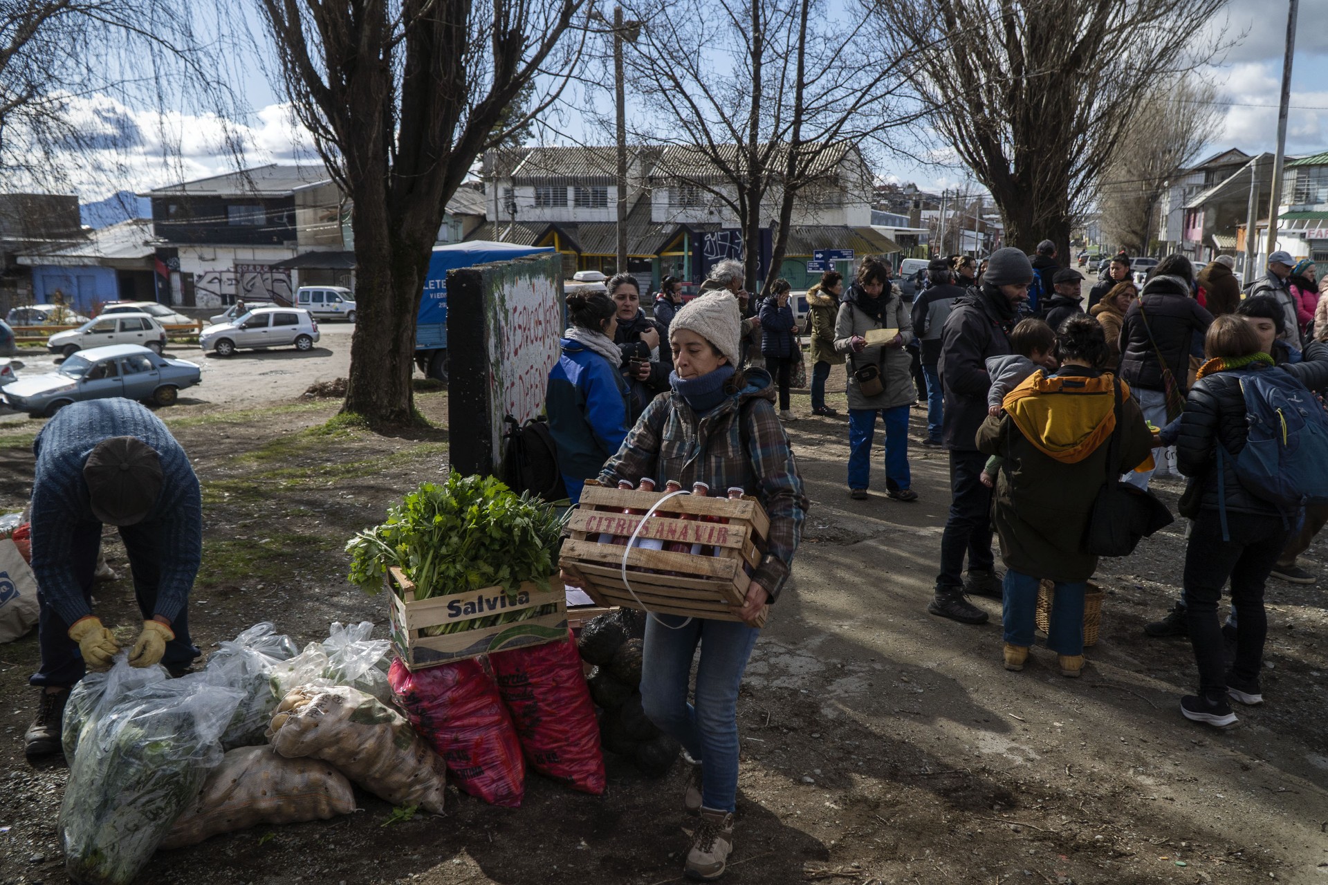 La protesta sirvió también para que los consumidores adquieran alimentos a precio muy accesible. (Marcelo Martínez)