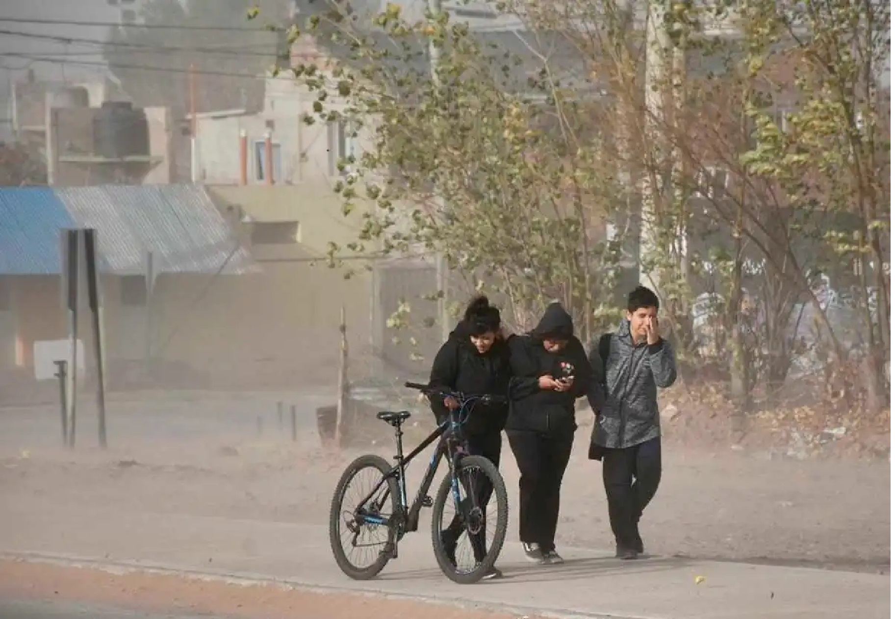 Semana del estudiante con viento en Neuquén y Río Negro. Foto archivo. 