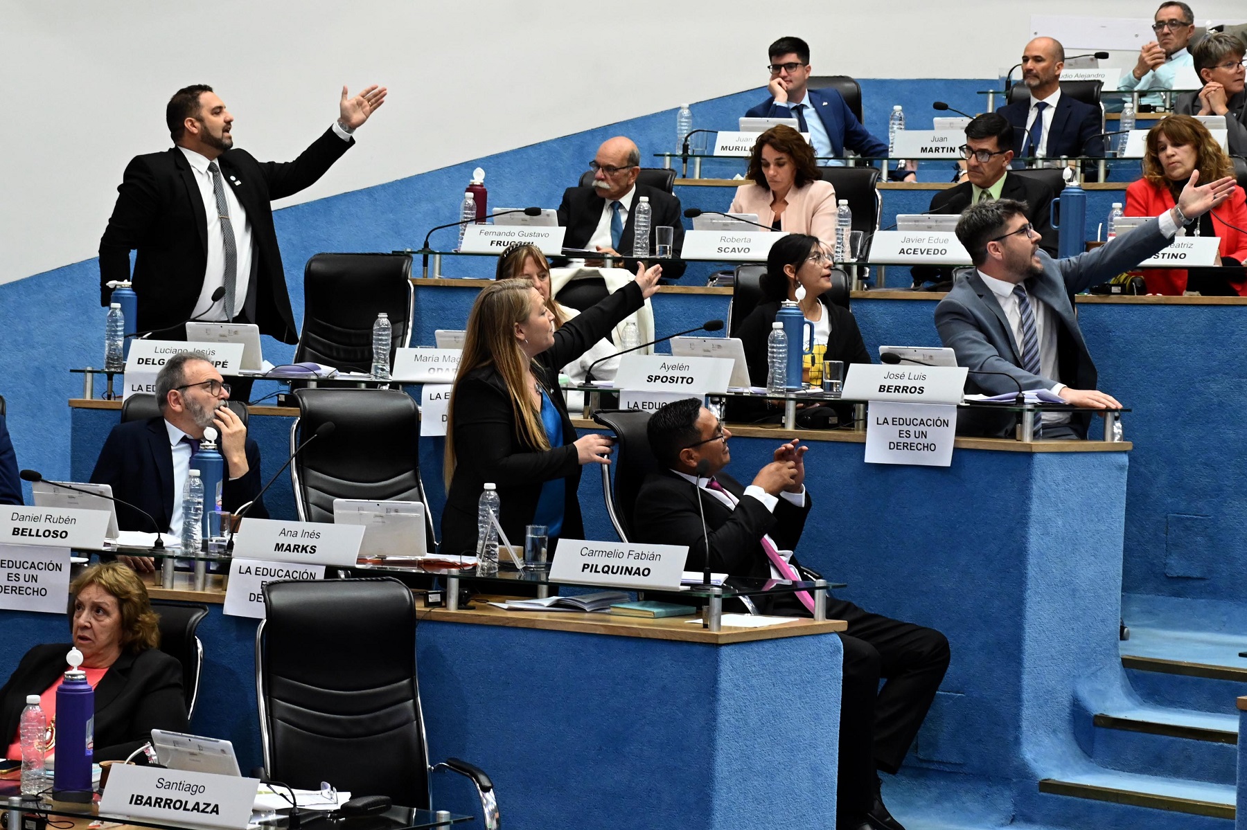 Momentos de tensión también se vivieron dentro del recinto. Foto: Marcelo Ochoa.