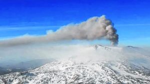 El volcán Copahue aumentó su actividad: cambian su nivel de alerta en Chile, ¿afecta a Neuquén?