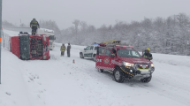 Imagen de Volcó un camión de Chile en la Ruta 231, cerca del paso Cardenal Samoré: «Estaba nevando bastante»