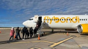 Flybondi analiza discontinuar una de sus rutas a Chubut tras la avería de una aeronave