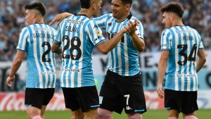 Racing enfrenta a Corinthians en Brasil por la ida de semifinales de la Copa Sudamericana