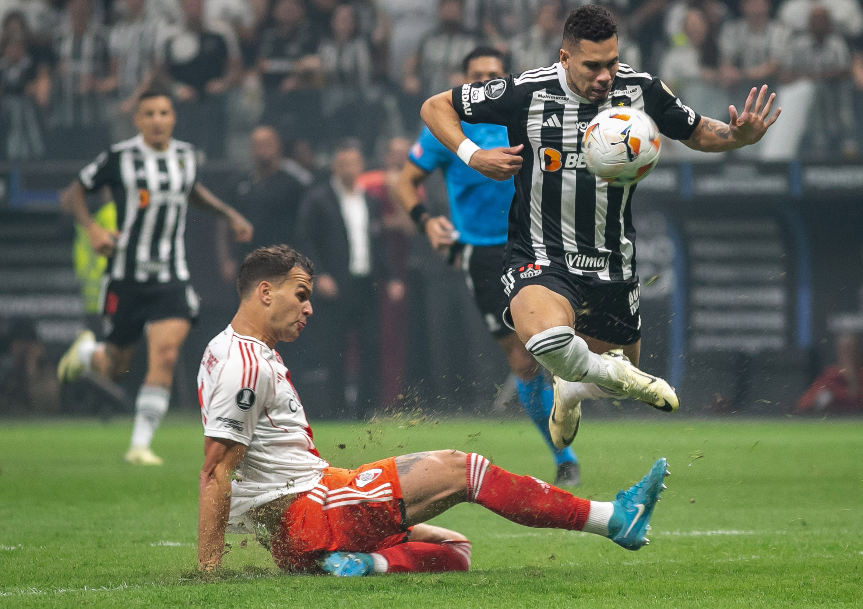 El árbitro colombiano Wilmar Roldán será el encargado de impartir justicia en la revancha de la semis de la Copa Libertadores. Foto: Fernando Moreno/AGIF