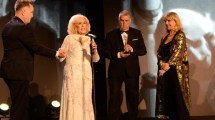 Imagen de Mirtha Legrand recibió el Martín Fierro de Brillante: «Por favor no cierren el INCAA»