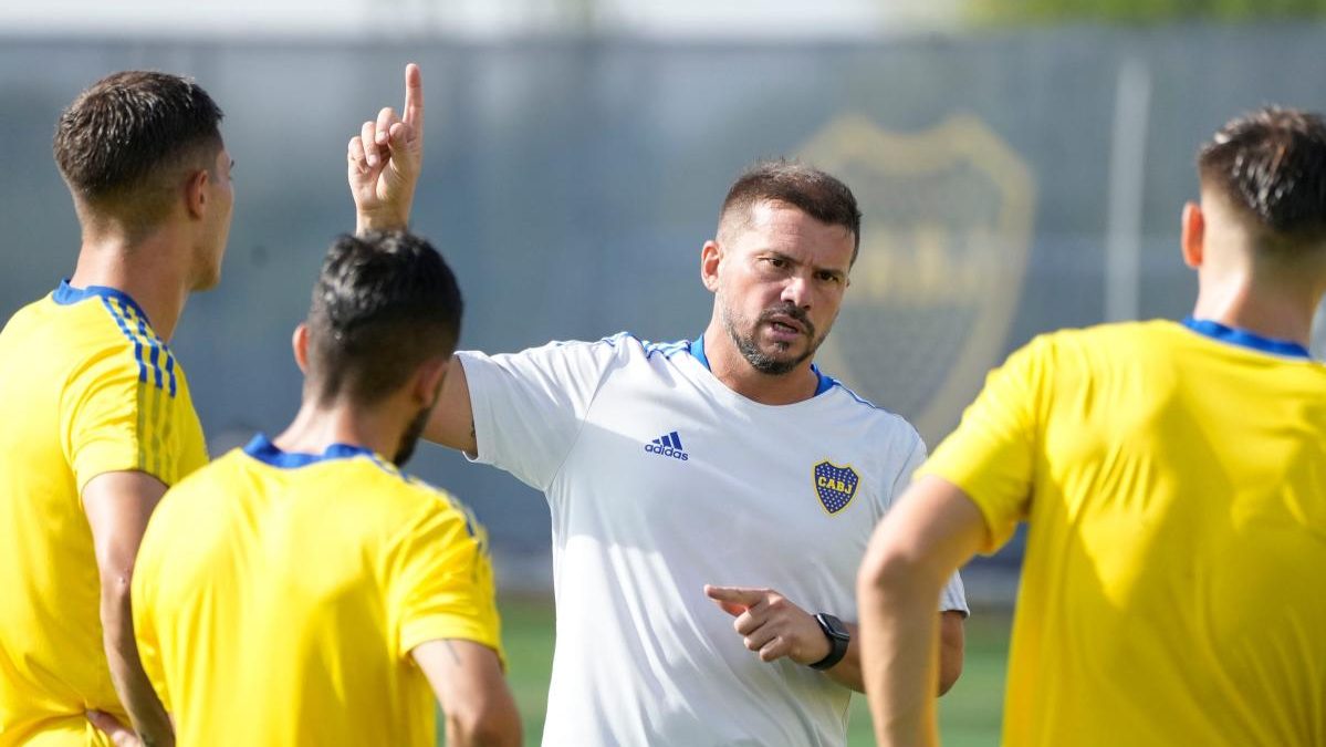 Mariano Herrón inició con su tercer interinato en Boca.