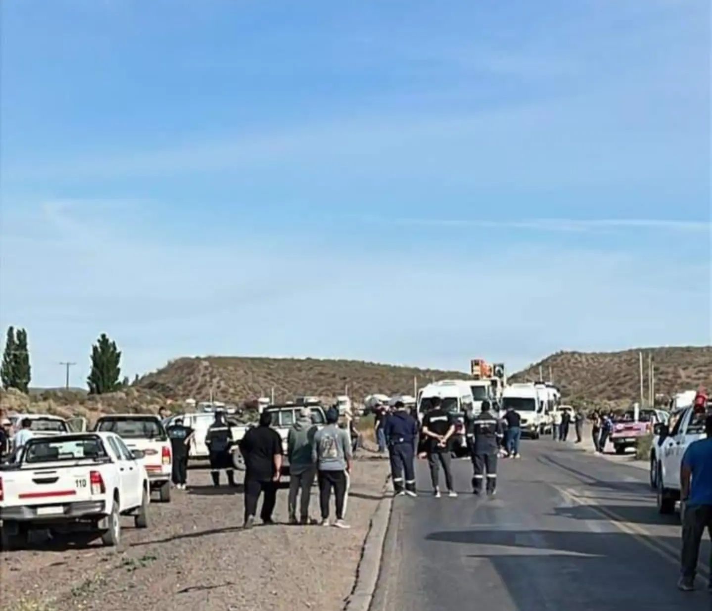 El tránsito estuvo cortado en Ruta 7, entre El Chañar y Añelo. Foto: gentileza (Chañar Digital)