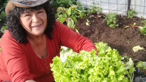 Chabela, de Villa Llanquín, premiada como «mujer rural»: «En el campo, se me fue la depresión y desaparecieron las crisis de asma»