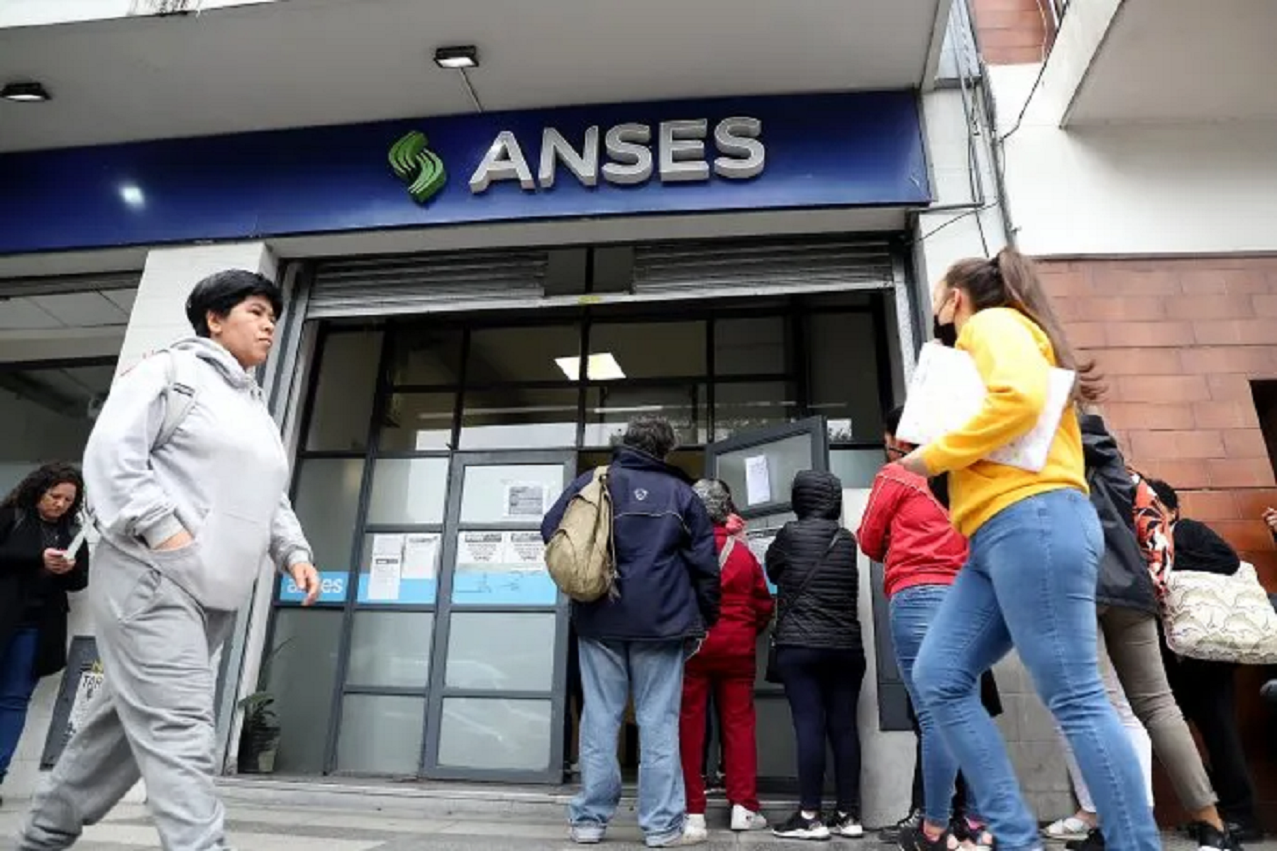 Las prestaciones de Anses que cobran hoy.