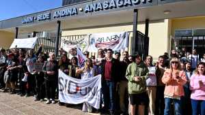 En Bariloche preparan una vigilia en rechazo al veto universitario