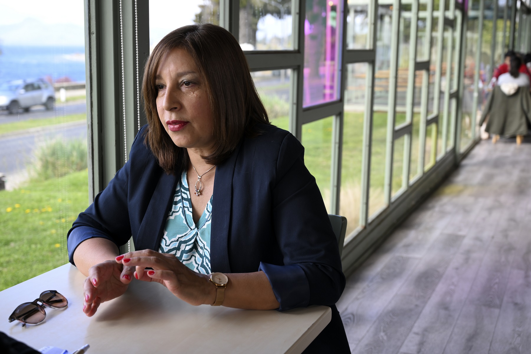 Arabela Carreras dejó la gobernación en diciembre de 2023. Diez meses después vuelve a hablar y deja su mirada de la actualidad en Río Negro. Foto: Chino Leiva