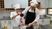 Imagen de Innovación en Bariloche: estudiantes elaboraron dos premezclas de harina más saludables que las del supermercado