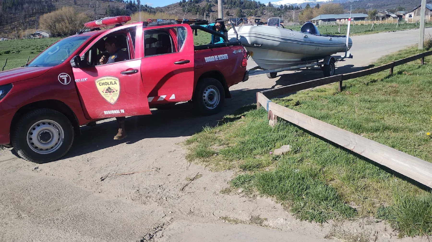 Buscan a una mujer desaparecida en un lago de Chubut. (Gentileza: ADN Sur).