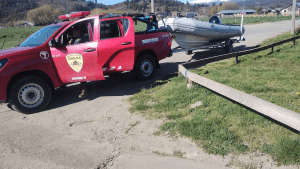 Tragedia en Chubut: se cayó del kayak y ahora no la encuentran en un lago helado