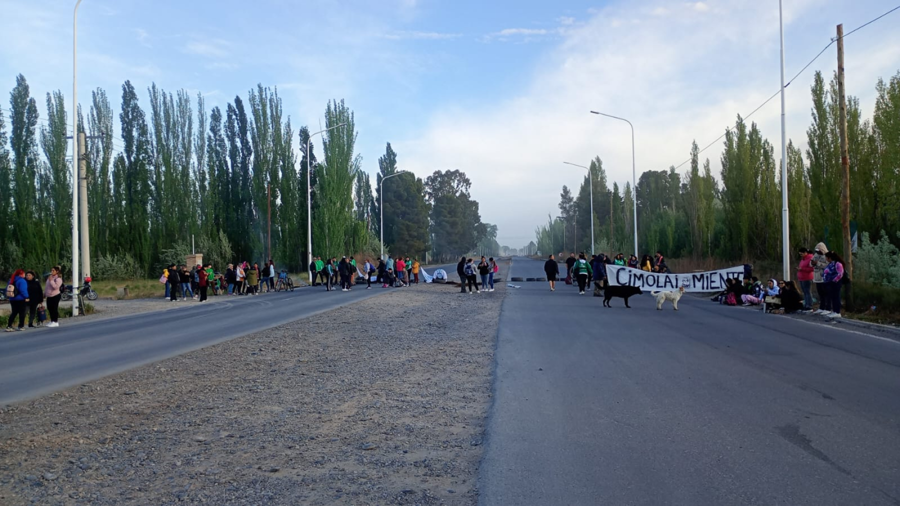 El reclamo es por la continuidad laboral de dos empelados municipales