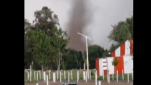 Video: impresionante registro de un tornado en Córdoba en medio de la alerta por tormentas