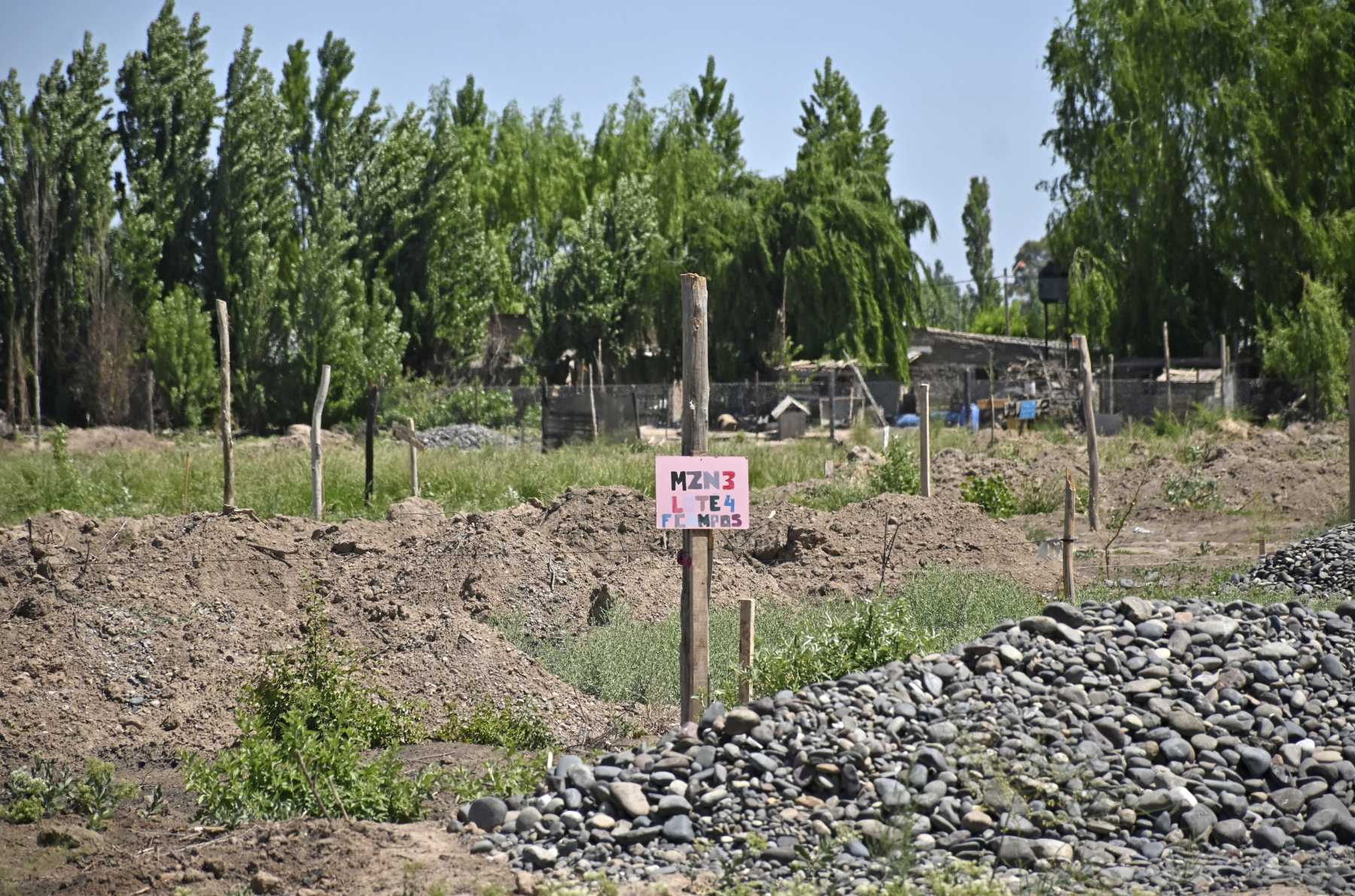 La ubicación del loteo en Fernández Oro es una zona productiva rural: no se pude urbanizar. (Florencia Salto)