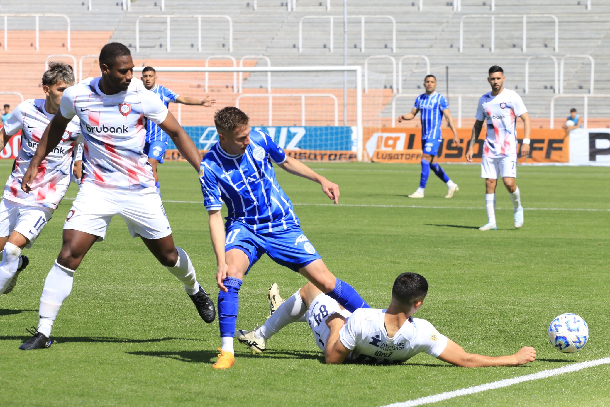 San Lorenzo y Godoy Cruz completaron sin público en Mendoza el partido suspendido de la tercera fecha.