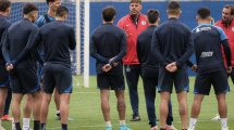 Imagen de Tensión en San Lorenzo: la barra brava visitó al plantel y le pidió explicaciones