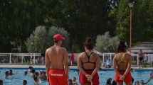 Imagen de Arrancaron las reválidas de guardavidas en Cipolletti: cómo registrarse para el verano 2025