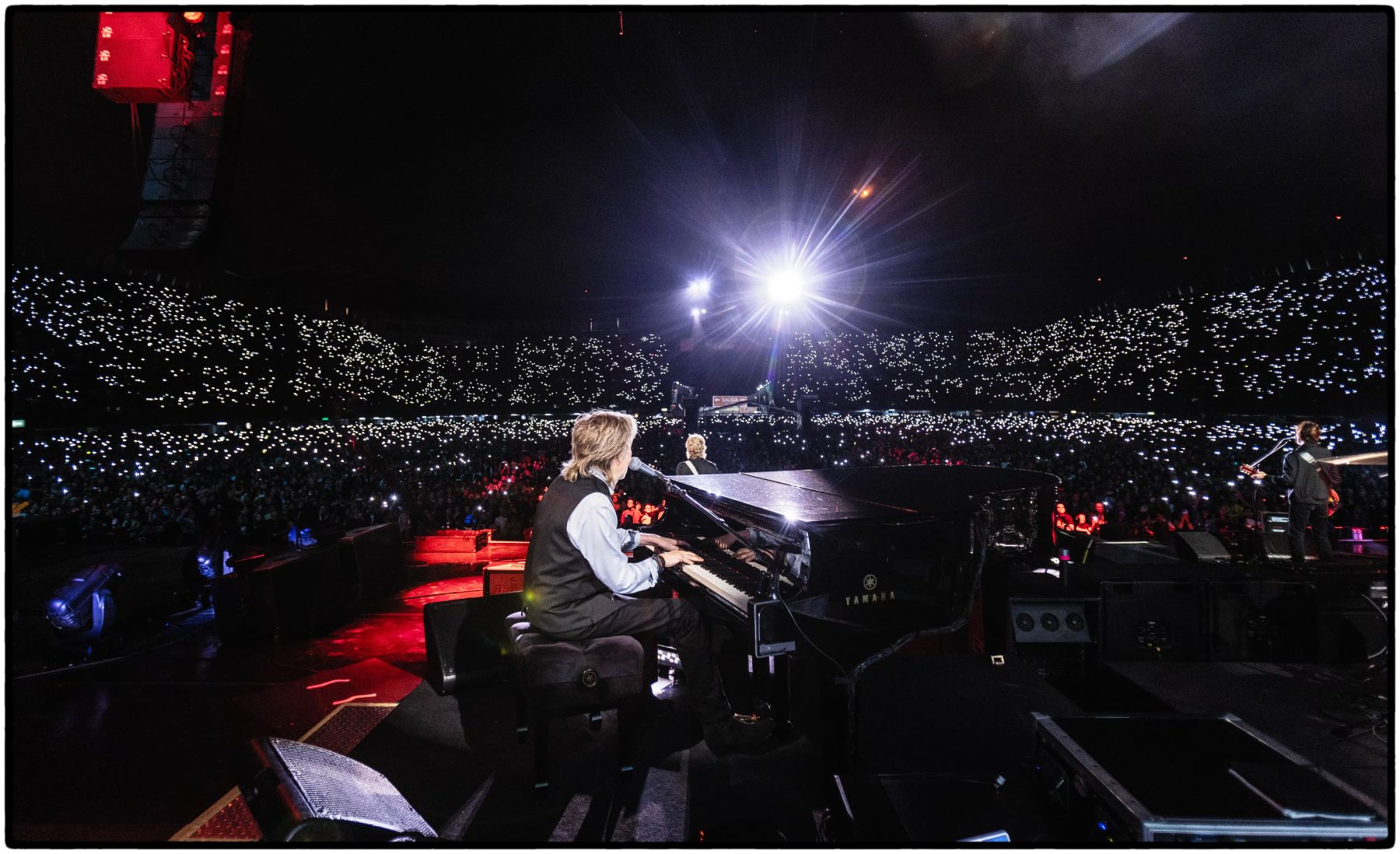 Paul McCartney en el estadio Kempes, durante su primera visita a Córdoba, el 15 de mayo de 2016.