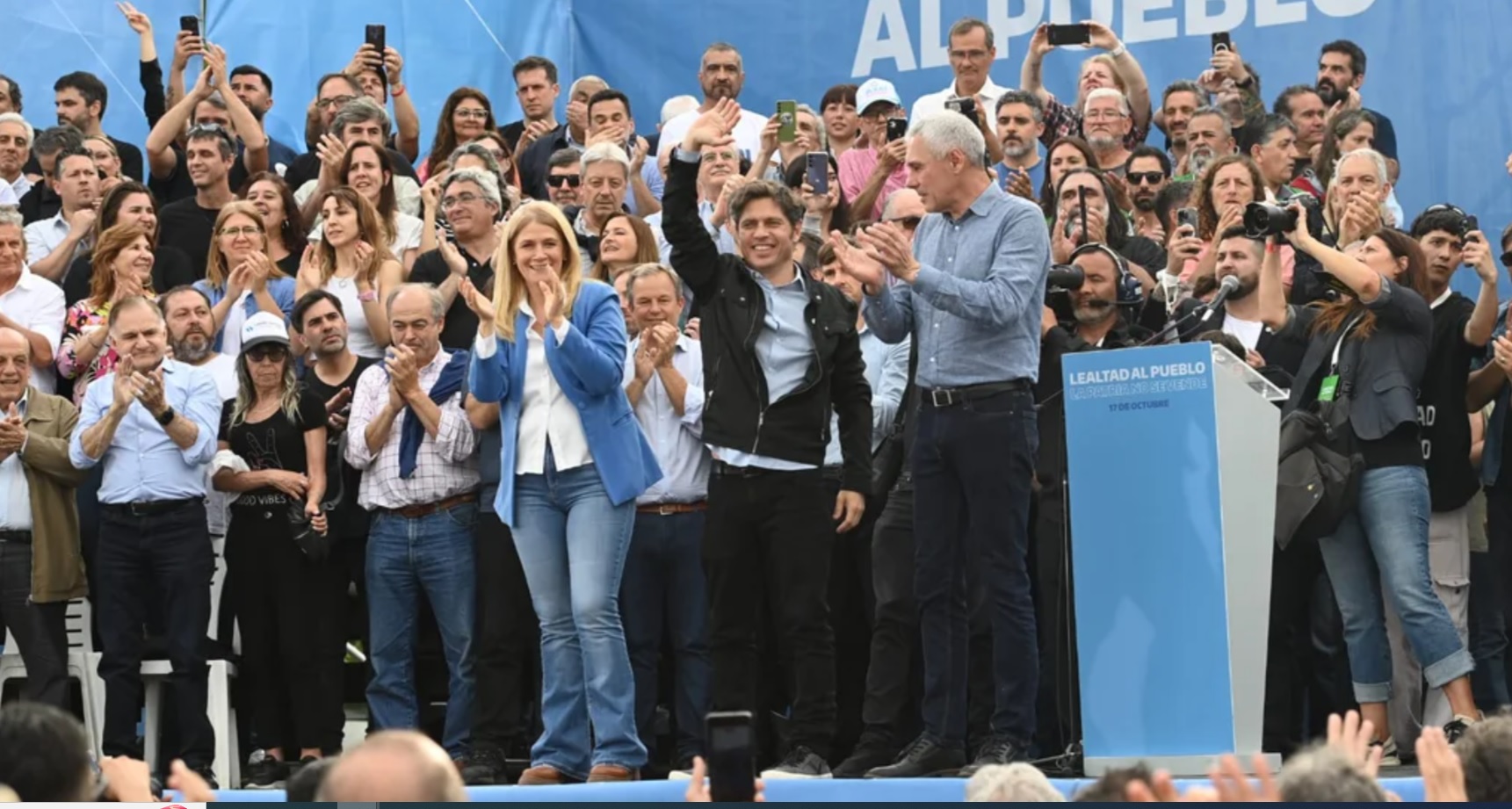 El gobernador bonaerense estuvo rodeado de su gabinete, intendentes y la CGT