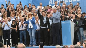 Kicillof hizo equilibrio y elogió a Cristina Kirchner: “No me interesa disputar ninguna interna”