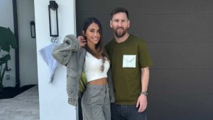 Los looks casuales que mostraron Lionel Messi y Antonela Roccuzzo en redes sociales 