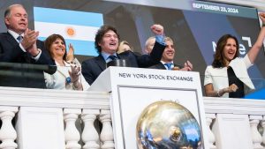 El pronóstico de un gigante de Wall Street para la inflación de Argentina en 2025: ¿Se viene una devaluación?