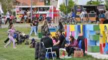 Imagen de La feria más grande de Neuquén se hace pese al viento porque «el parque Jaime de Nevares no se vende»