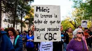 «Papel higiénico y miedo nunca tuvimos»: Los mejores carteles de la marcha federal universitaria