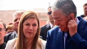 Rolando Figueroa le devuelve fondos a Gloria Ruiz, pero piden que corrija el presupuesto con déficit