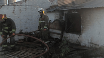 Imagen de Un incendio arrasó una casa en el oeste de Neuquén: una familia escapó a tiempo, pero perdió todo