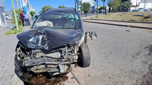 Otro choque en la Ruta 22 de Neuquén: una desgracia con suerte que solo tuvo graves daños