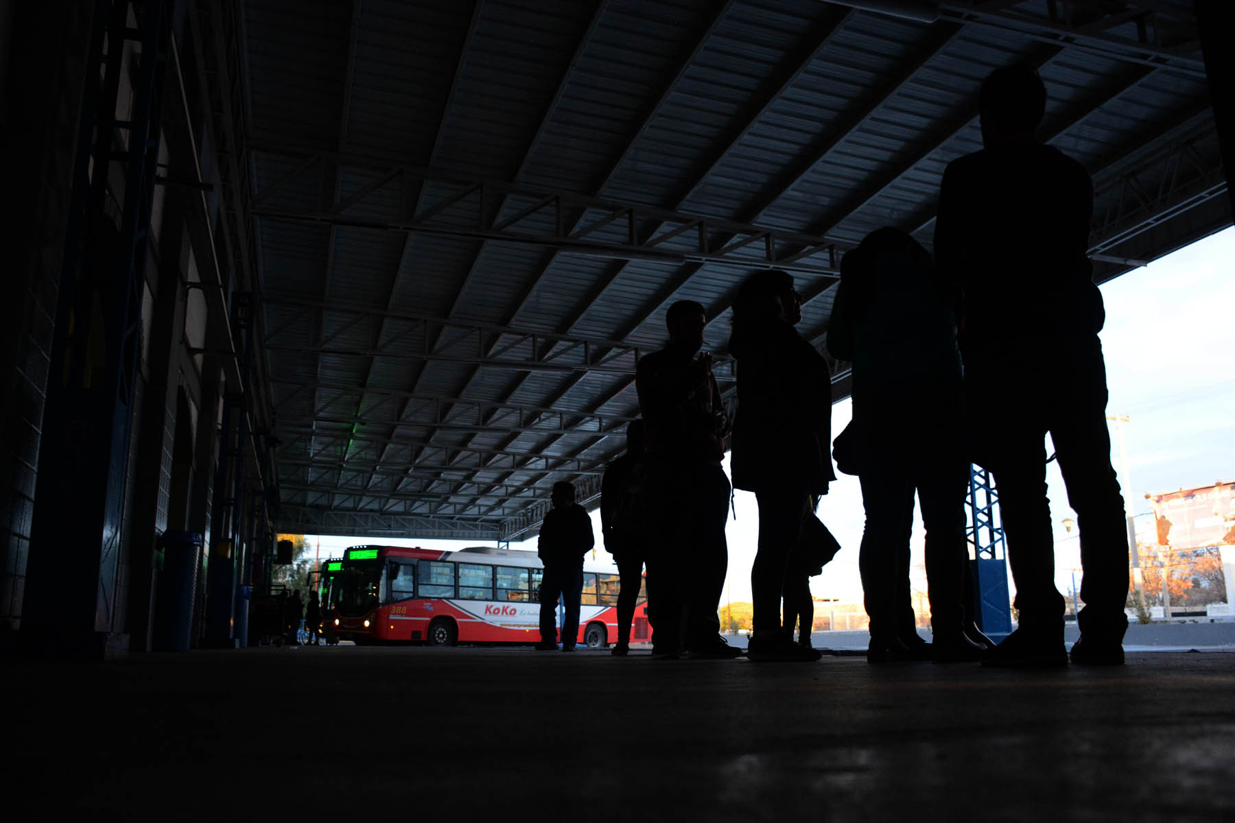 Los colectivos de larga distancia con la desregulación no tendrán obligación de entrar a las terminales de las ciudades en Río Negro. Foto: Andrés Maripe