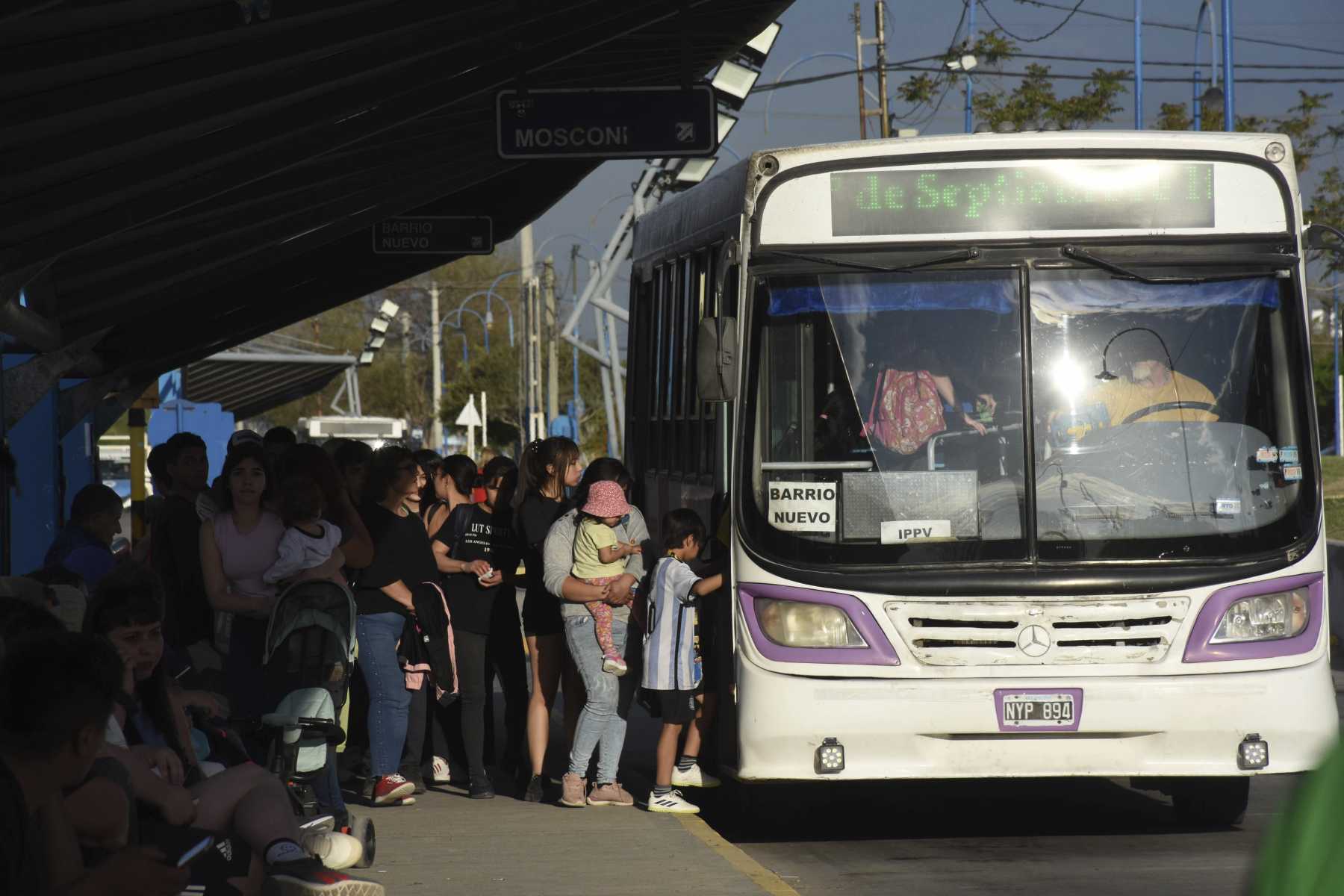 Como funcionarán los colectivos para la fiesta de la sidra en Roca.