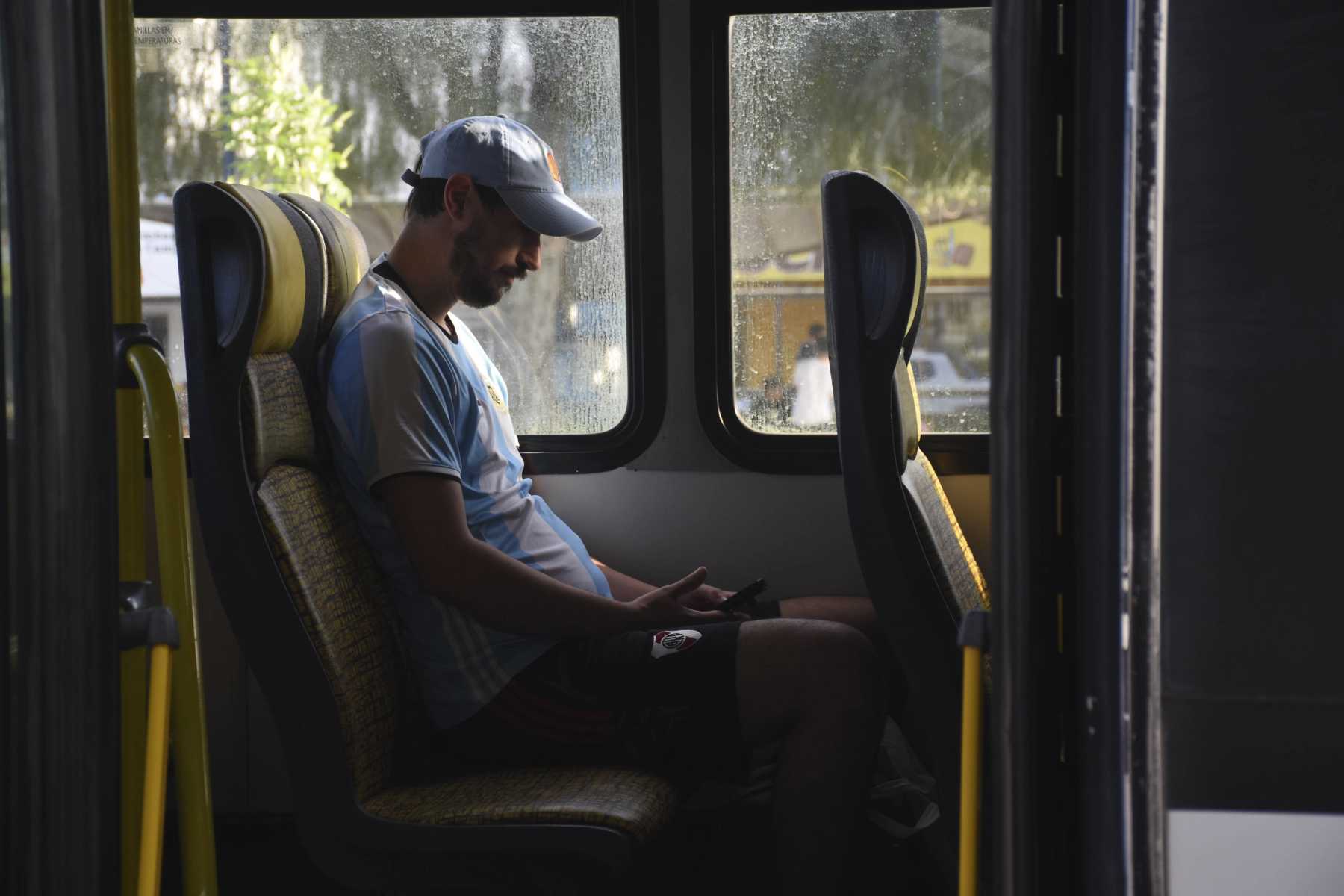 Paro de colectivos: la postura de UTA en Neuquén y Río Negro. Foto Andrés Maripe.