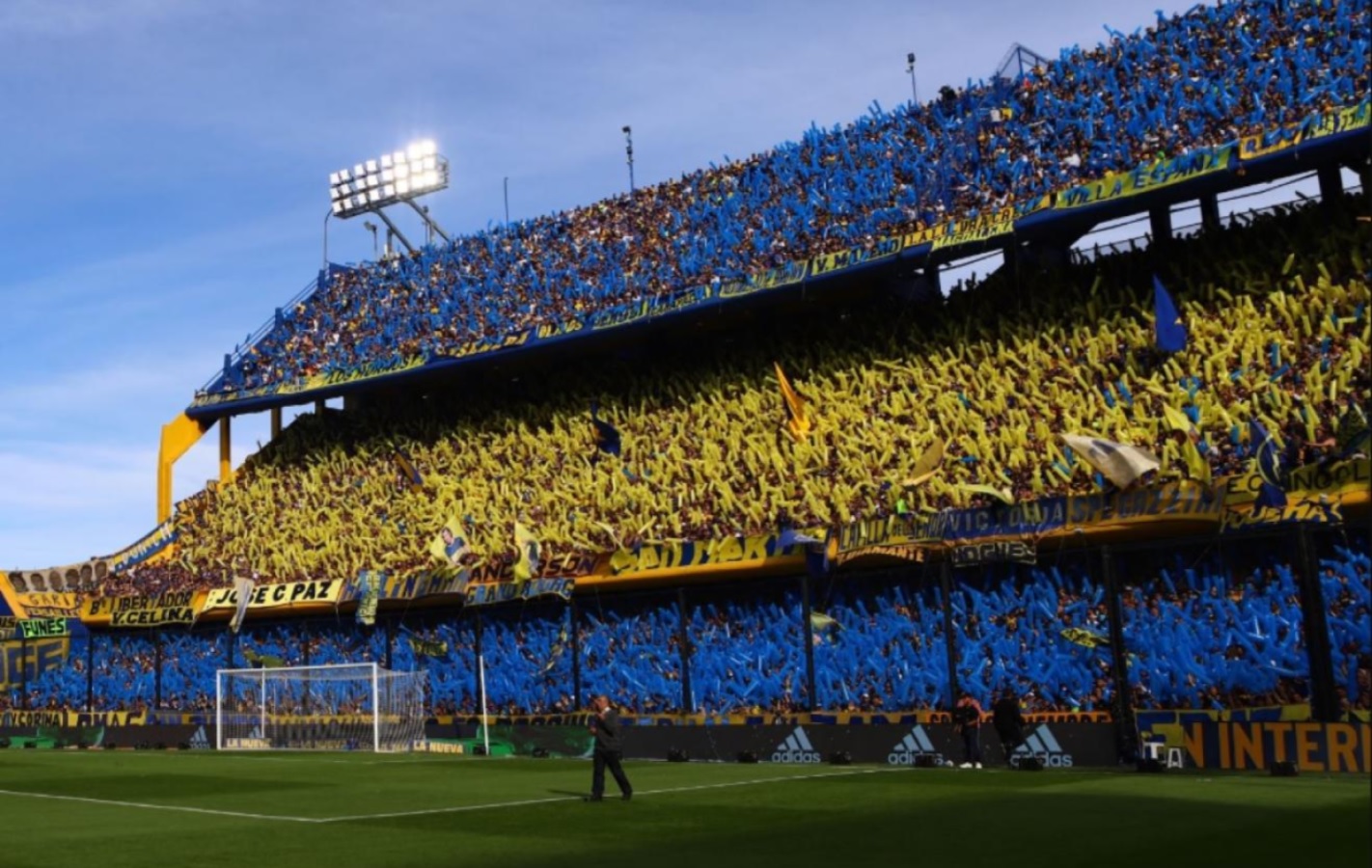 El Xeneize recibió también una advertencia sobre una posible clausura total o parcial de su estadio en caso de reincidencia.