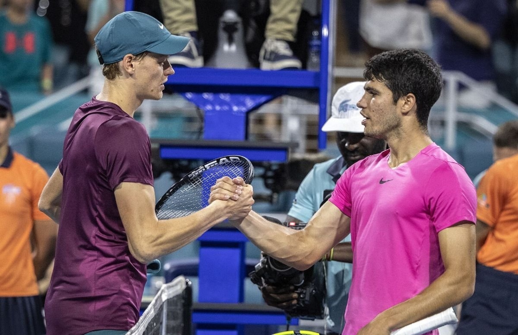 Jannik Sinner y Carlos Alcaraz se cruzarán en la final del Abierto de China.