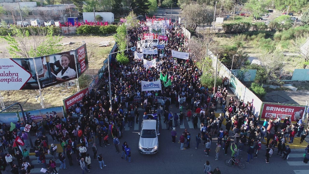 Masiva marcha en Neuquén. Foto: gentileza prensa Unco